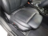 使用感がでやすい運転席側シートですがご覧のようにきれいな状態となっております。0078-6002-327008までお気軽にお問合せ下さい。