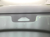 【スズキ セーフティサポート】走行中に前方の車両等を認識し、衝突しそうな時は警報とブレーキで衝突回避と被害軽減をアシスト。より安全にドライブをお楽しみいただけます。