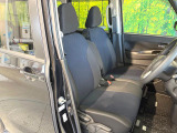 運転席シート廻りは使用感も少なく、良好な状態となっています。前オーナー様が丁寧に使っていたことがよくわかりますね。
