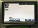 メモリーナビを装備。タッチパネル式で使いやすく、お出かけもラクラクです。