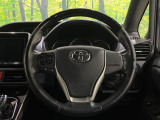 【純正革巻きステアリング】上質な革を使用することで、手にしっかり馴染みとても運転しやすいハンドルです♪