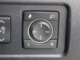 電動格納ドアミラーを装備しています。