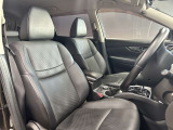 運転席も広々としており運転しやすい環境を実現しています☆室内クリーニングも実施済みです。
