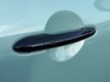 キーをポケットやバッグに入れておけば、車に近づいたり遠ざかったりするだけでアンロック/ロックしてくれます!