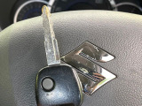 【キーレス】少し離れた場所からでもボタン一つでドアの開錠・施錠ができるのでとっても便利!ドアの鍵穴周りに傷をつけることもありません♪