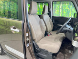 運転席シート廻りは使用感も少なく、良好な状態となっています。丁寧に使われていたことがよくわかりますね。