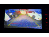 【バックカメラ】運転席から画面上で安全確認ができます。駐車が苦手な方にもオススメな便利機能です。