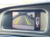 【パークアシスト・カメラ】駐車時に後方がリアルタイム映像で確認できます。大型商業施設や立体駐車場での駐車時や、夜間のバック時に大活躍!運転スキルに関わらず、今や必須となった装備のひとつです!