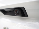 バックカメラが付いているので後方確認が非常にしやすいです。今や運転初心者も熟練者も必須装備!ついていて損はないですね♪