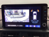 後方確認はお任せ! リアカメラ装備でバック駐車をサポートします。