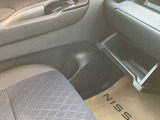 車検証一式が入りやすくなっています。