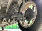 お車を安心してお乗りいただく為には、足回りの定期点検が欠かせません。サービスサポート(有償保証)では無料点検もご提供しており、安心のカーライフをお過ごしいただけるサポート体制が整っています。