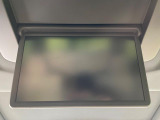 【フリップダウンモニター】大画面モニターで後席でもエンタメをお楽しみいただけます。小さなお子様にも大人気の装備です♪