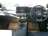操作しやすい運転席廻り!操作パネルも使いやすい!!ドライブが楽しくなります!