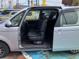当店では、自社で仕入れした厳選車両を、多数展示しております。リーズナブルなお車を多数在庫しております。掘り出し物を探しにいらしてください。
