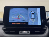 真上から見下ろしたような視点で車とその周囲を確認出来る画面と、車両後方を映し出すバックモニター画面の2つを表示してくれます。