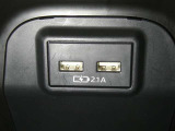 【充電用USB端子】デバイスの充電に便利です。※実際の接続端子は写真で確認or店舗までご気軽にお問合せください♪