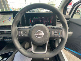 本革巻きのハンドルは軽やかに回り、気持ちよく運転が出来ます!
