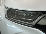 LEDヘッドライトは、点灯の瞬間から最大光量を発揮し、突然暗くなるトンネルなどでの安定感を高めます。