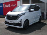 夜間の運転も明るく安心のLEDヘッドライトとフォグランプ装備☆
