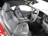 ゆったり室内で運転もしやすいです♪使い勝手の良い配置も考えられています!!