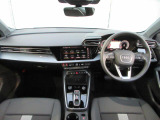運転に必要な情報をメーター内に集約し、ドライバーの安全で快適な運転に寄与するアウディバーチャルコックピット。