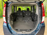 普段のお買い物や通勤、送迎等に十分な荷室スペースを確保しております。セカンドシートを倒すと、大きな荷物の積載も可能です♪