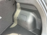 荷室の内張りは若干のキズがあります☆