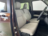 車を運転する際には運転席の存在は欠かせません。しっかりとチェックしたいポイントですね。
