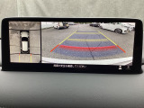 狭い場所での駐車やすれ違いなどでより的確な運転操作に役立つ360&deg;ビューモニターが装備されています。