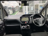 【運転席・インパネまわり】ハンドル・シート・フロアーなど隅々までプロによるクリーニング済み☆彡キレイな車内でドライブが一層快適にお楽しみいただけます!!