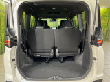 普段のお買い物や通勤、送迎等に十分な荷室スペースを確保しております。セカンドシートを倒すと、大きな荷物の積載も可能です♪