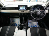 とても握りやすいステアリング!運転手の気持ちがそのまま伝わるかのような反応をしてくれます!小物入れや各ボタンの配置にこだわり、とても使いやすいです !視認性も良好なのでロングドライブもお任せ下さい!
