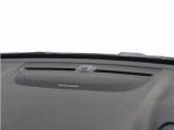 【harman/kardon】世界のオーディオファン垂涎のプレミアムサウンドシステムを搭載。原音に近い音場空間を忠実に再現。乗る人すべてに最良の音響体験を提供します。