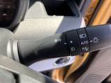 鋭く前方を照らす、LEDヘッドライト。遠くまで視界が開けることで、より安心したストレスのない走行を、提供してくれます。