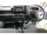 スッキリした運転席まわりで、快適ドライブが楽しめます!