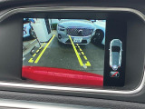【パークアシスト・カメラ】駐車時に後方がリアルタイム映像で確認できます。大型商業施設や立体駐車場での駐車時や、夜間のバック時に大活躍!運転スキルに関わらず、今や必須となった装備のひとつです!