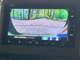 【バックカメラ】駐車時に後方がリアルタイム映像で確認できます。大型商業施設や立体駐車場での駐車時や、夜間のバック時に大活躍!運転スキルに関わらず、今や必須となった装備のひとつです!