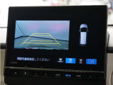 バックカメラ搭載です!車庫入れが苦手な人はもちろん、車両感覚に自信がある人にもお勧めです!見えない箇所が見えるようになるので、低い障害物や隠れてしまっている子供の存在等にも気付く事が出来ます。