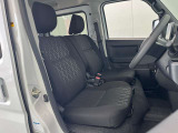 車を運転する際には運転席の存在は欠かせません。しっかりとチェックしたいポイントですね。