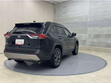 お車をご購入時のみご入会頂ける「メンテナンスパスポートUプラン」がございます。定期点検と次回車検整備費用を前払い頂くことでお得に整備をお受け頂けます。