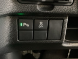 ETCの下にはHondaセンシング用の、VSA(ABS+TCS+横滑り抑制)解除スイッチなどがついています。