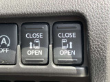 両側スライドドアはオート機能付き。運転席からも開閉可能です。