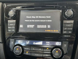 【純正SDナビ】FM&AMを聴くことは勿論のこと!!CD&DVD再生可能で地デジTVの視聴も可能な多機能ナビでドライブも快適ですよ☆
