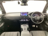 【前方視界】開放的な前方視界!運転がしやすく疲れにくいです♪窓が大きく、見通しがとっても良いおクルマですよ♪