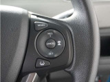 ◆アダプティブクルーズコントロール◆予め設定した車速内でクルマが自動的に加減速。前走車との適切な車間距離を維持しながら追従走行します。【LKAS】車線維持支援システムでステアリング操作を支援。