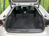 普段のお買い物や通勤、送迎等に十分な荷室スペースを確保しております。セカンドシートを倒すと、大きな荷物の積載も可能です♪