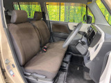 運転席シート廻りは使用感も少なく、良好な状態となっています。前オーナー様が丁寧に使っていたことがよくわかりますね。