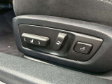 【パワーシート】電動でシートポジションの変更が可能です。手動式より細かくシート設定が可能ですのでより快適な姿勢でドライブを楽しんで頂けるでしょう。