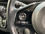 ステアリングにオーディオ操作スイッチが付いています。オーディオ画面に直接タッチしなくても操作が出来ますので、運転に集中できます。
